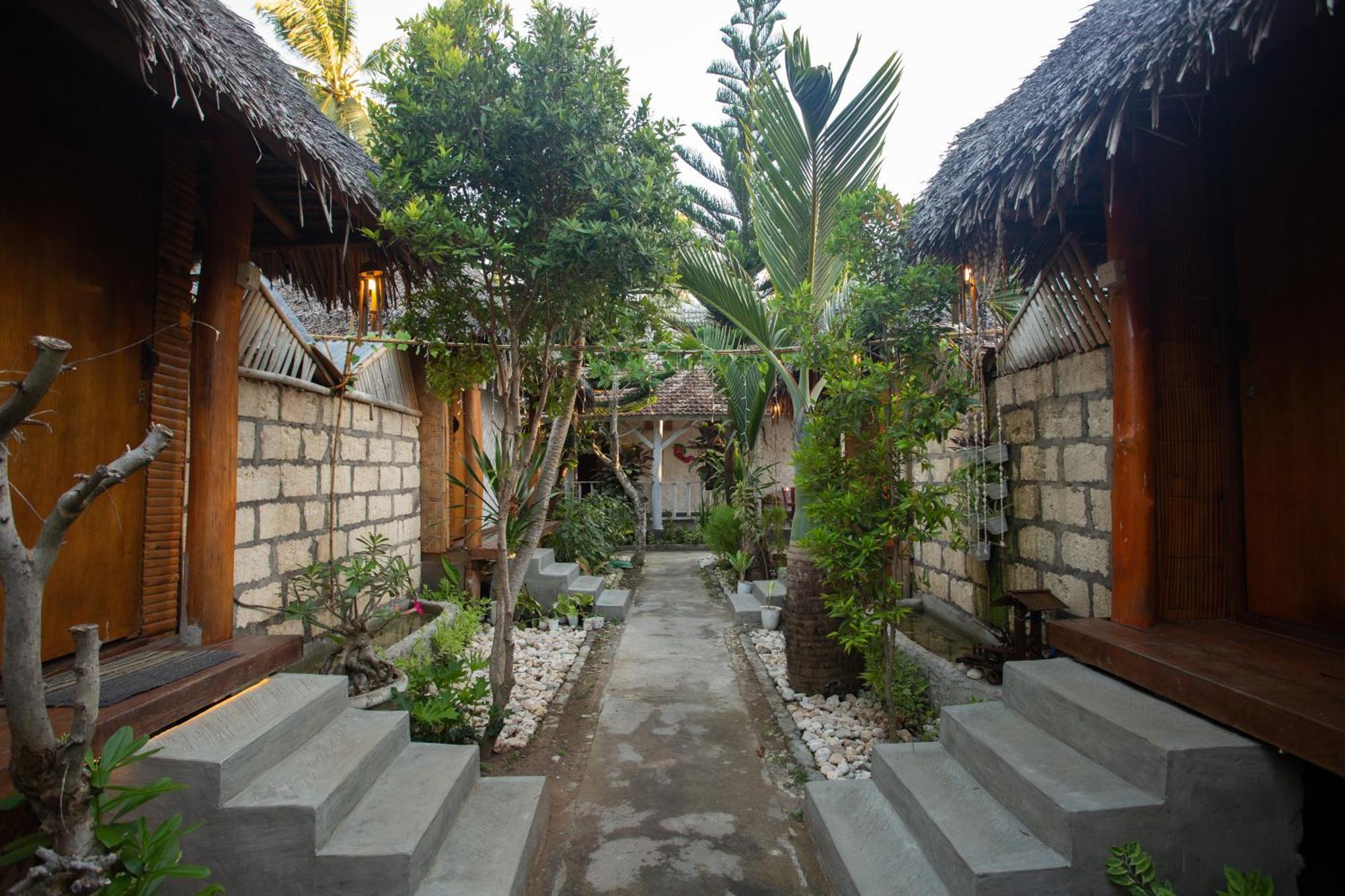 Fullmoon Bungalows Toyapakeh Exterior foto