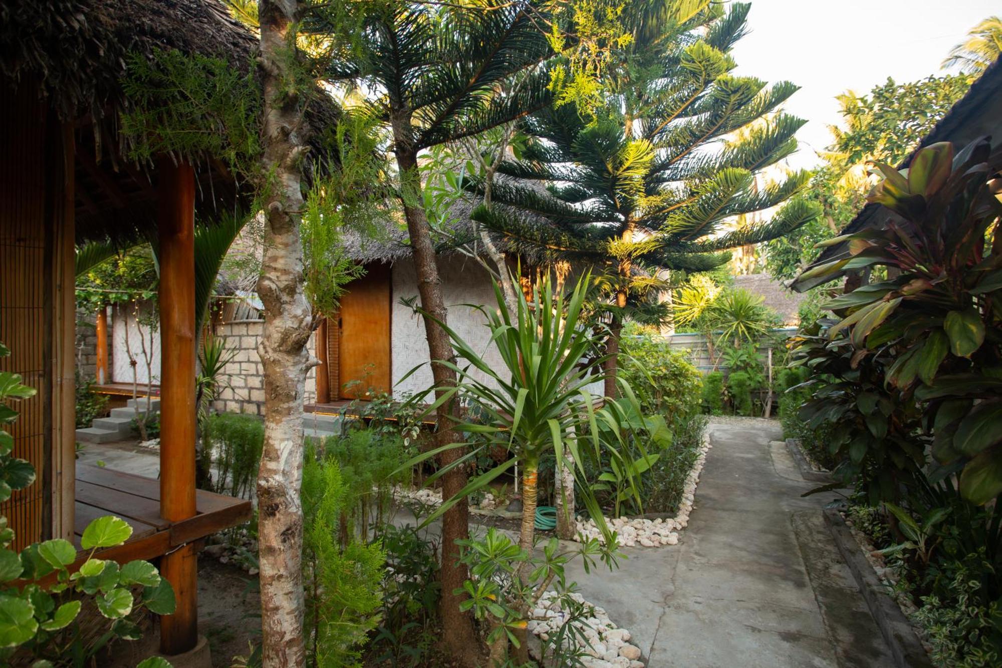 Fullmoon Bungalows Toyapakeh Exterior foto