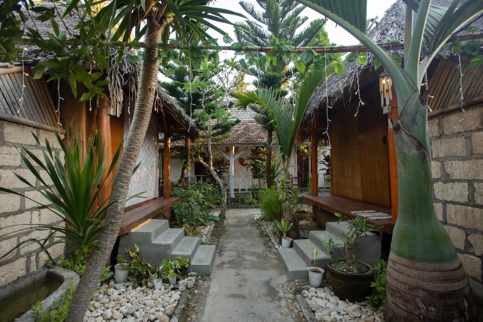 Fullmoon Bungalows Toyapakeh Exterior foto