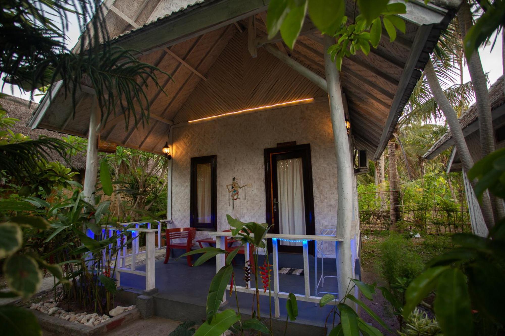 Fullmoon Bungalows Toyapakeh Exterior foto