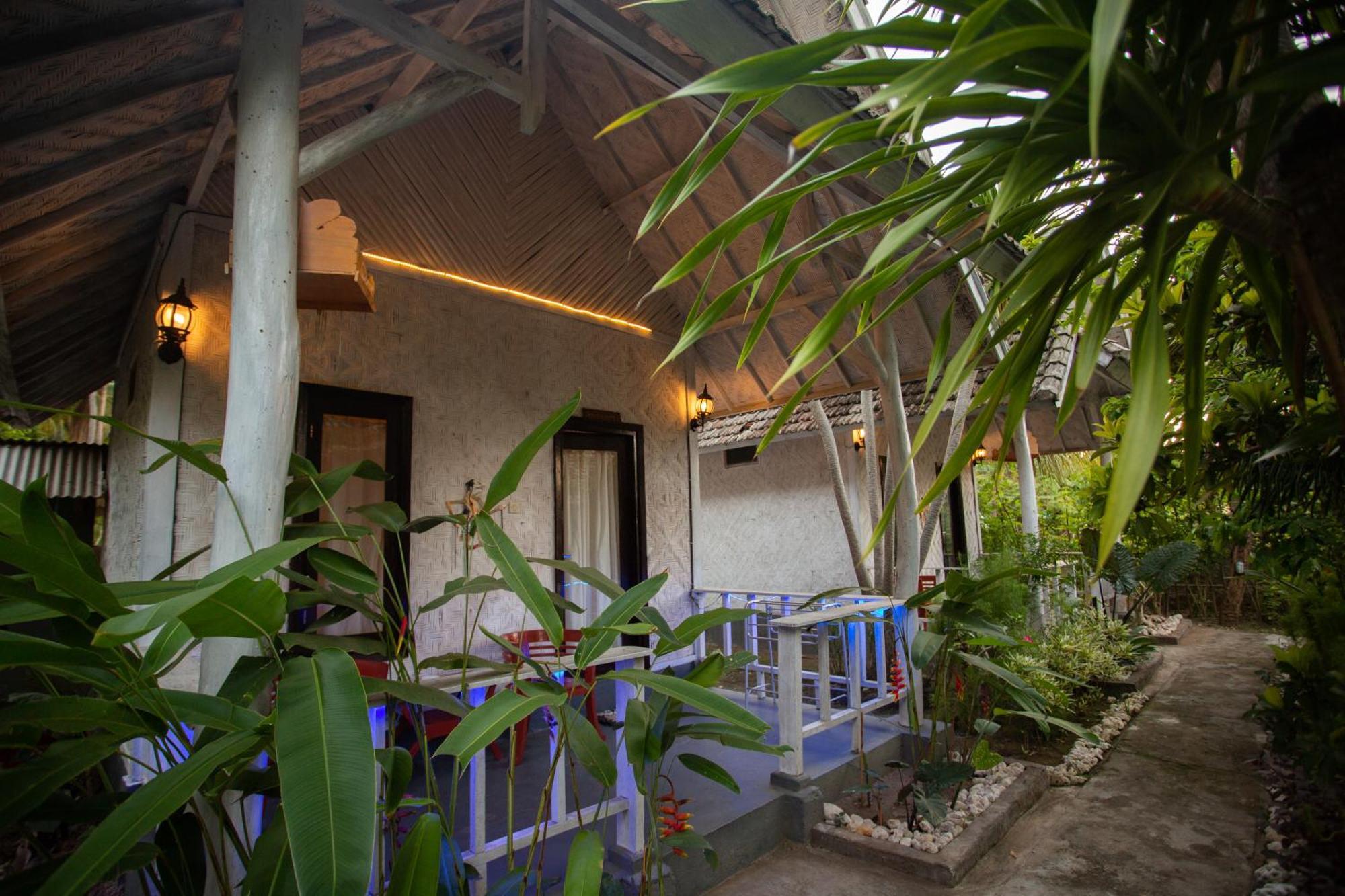 Fullmoon Bungalows Toyapakeh Exterior foto