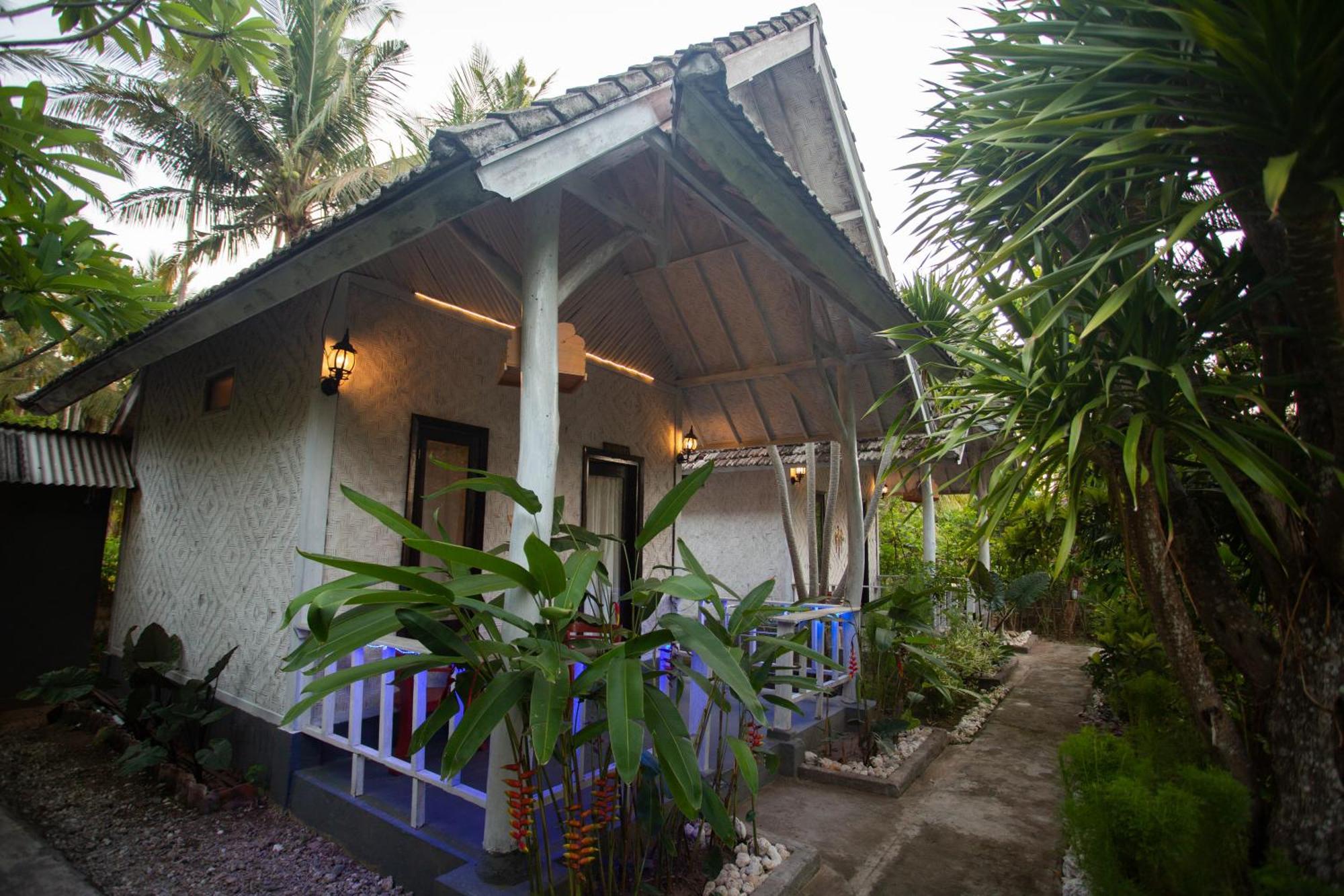 Fullmoon Bungalows Toyapakeh Exterior foto